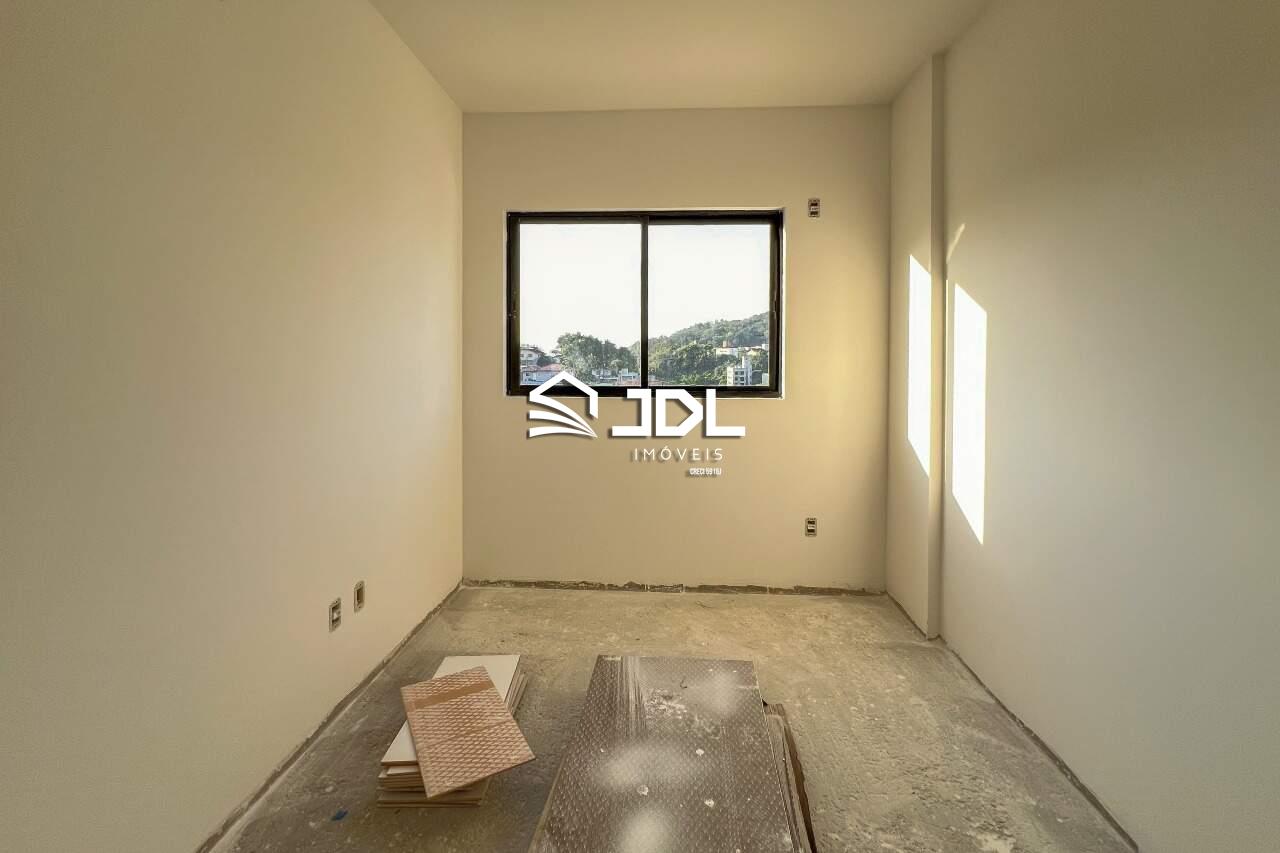 Apartamento à venda no bairro Velha: 