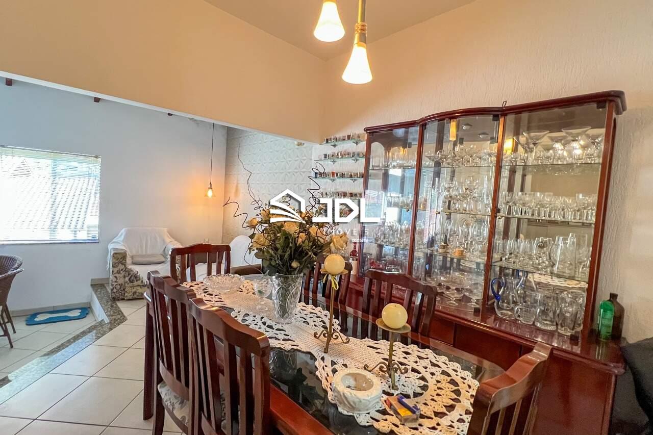 Casa à venda no bairro Velha: 