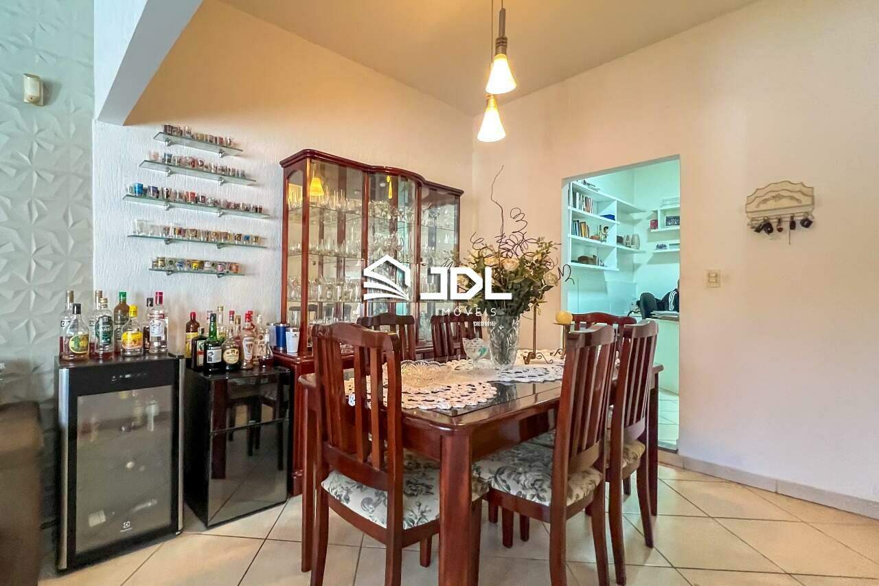 Casa à venda no bairro Velha: 