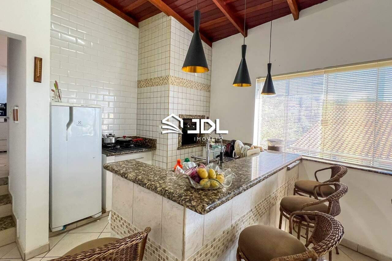 Casa à venda no bairro Velha: 