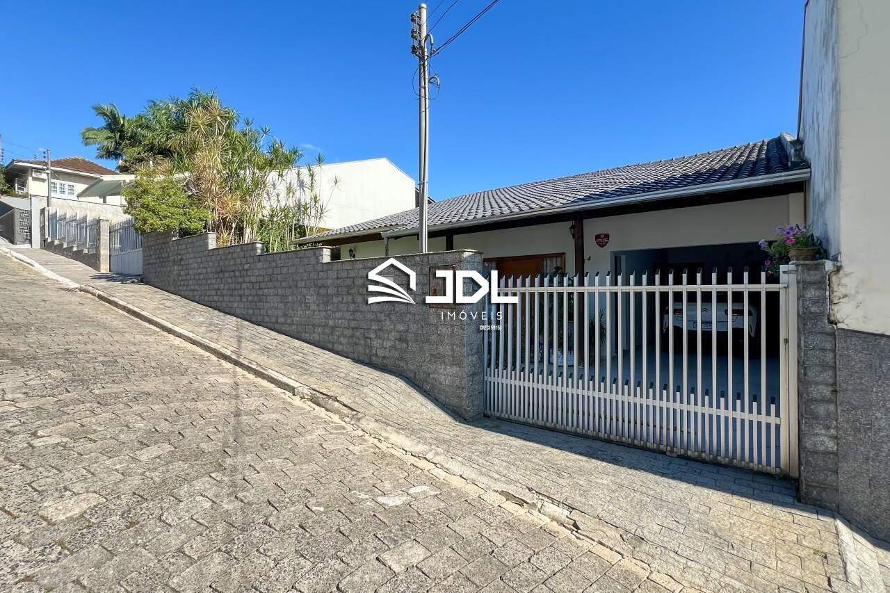 Casa à venda no bairro Velha: 