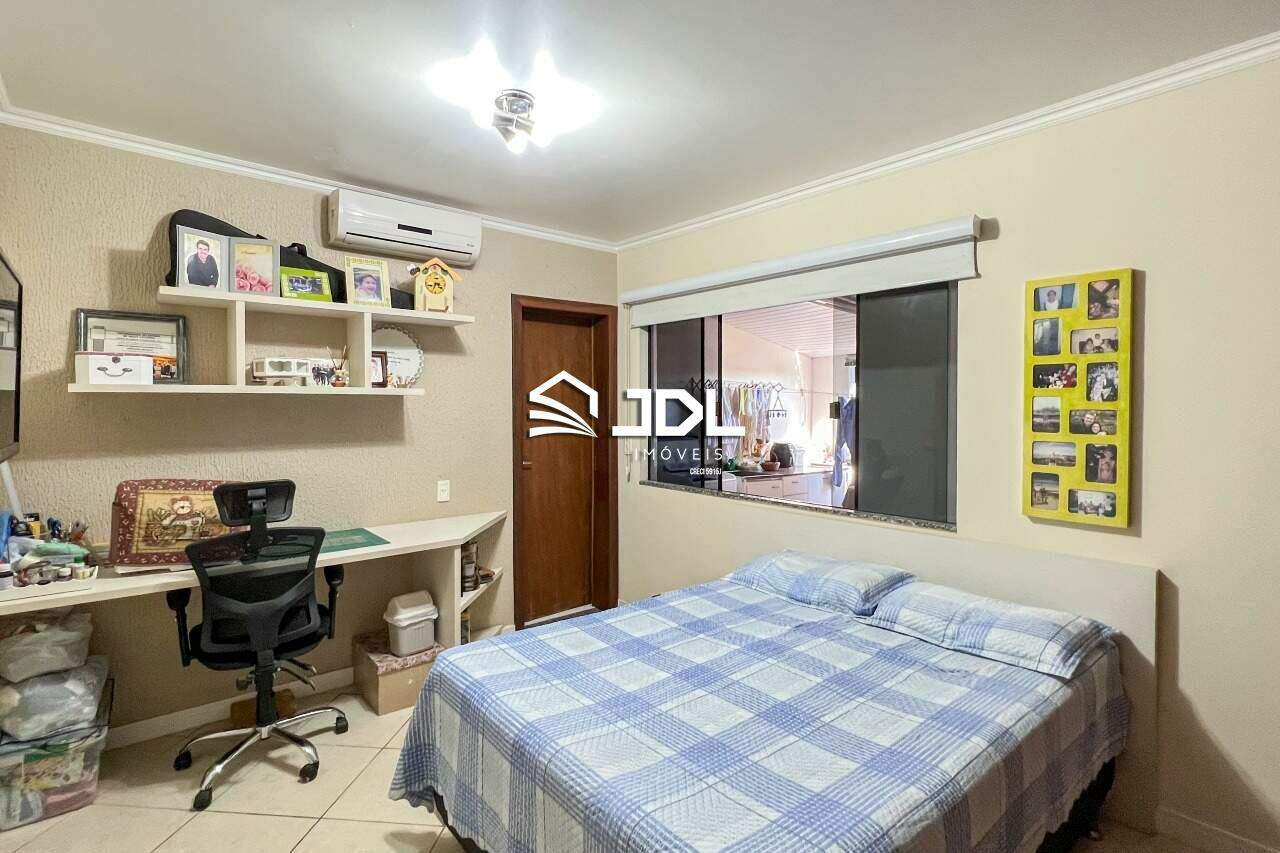 Casa à venda no bairro Velha: 