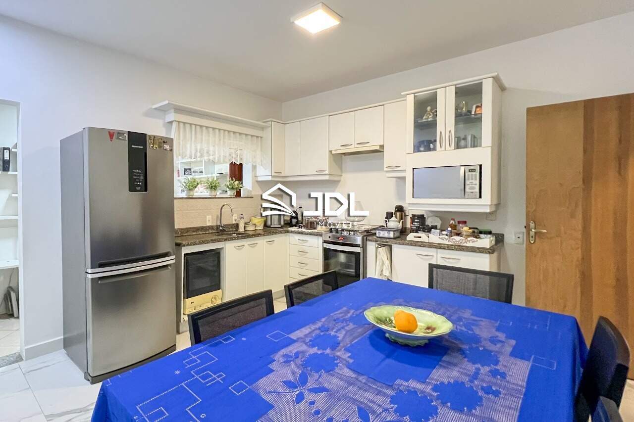 Casa à venda no bairro Velha: 