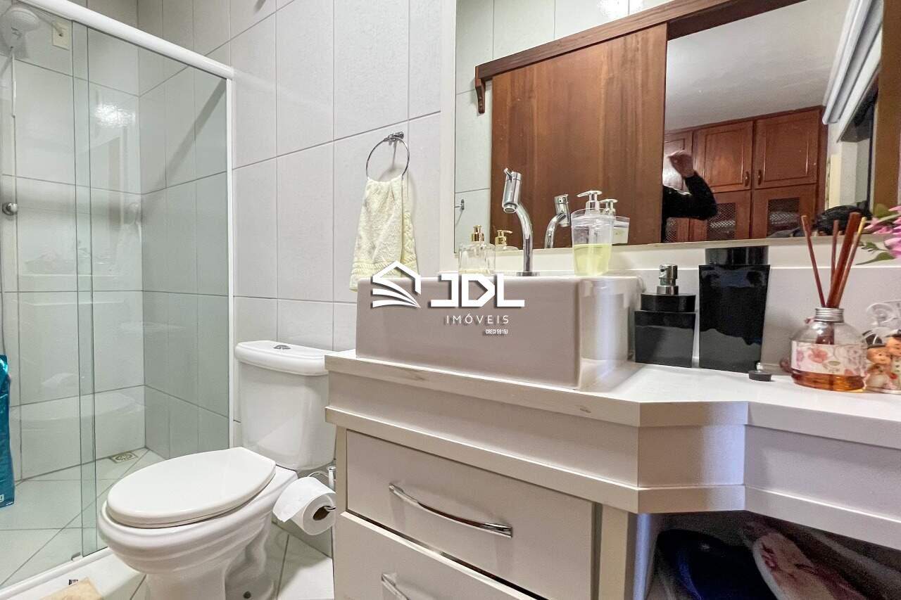 Casa à venda no bairro Velha: 