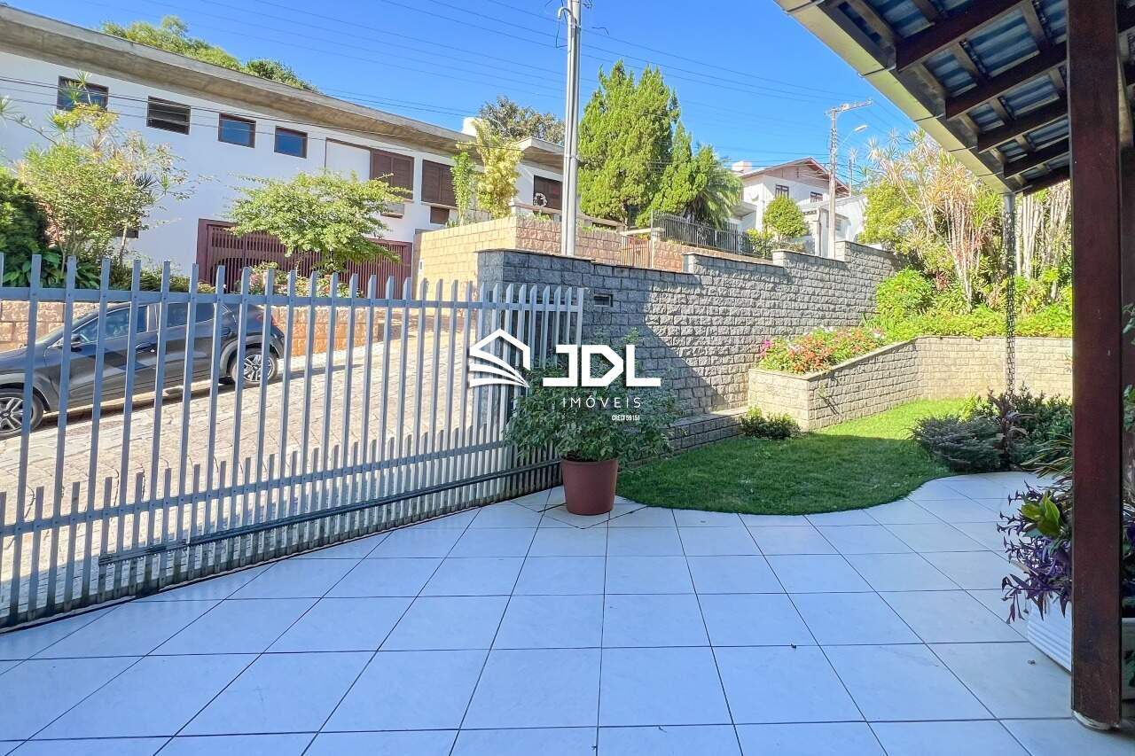 Casa à venda no bairro Velha: 