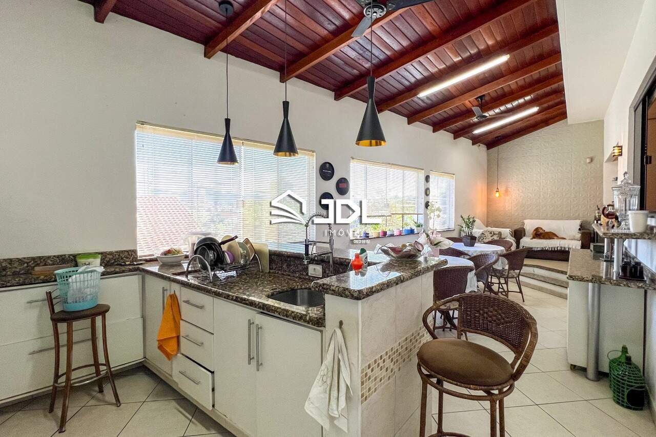 Casa à venda no bairro Velha: 