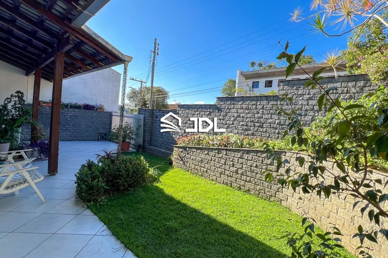 Casa à venda no bairro Velha: 