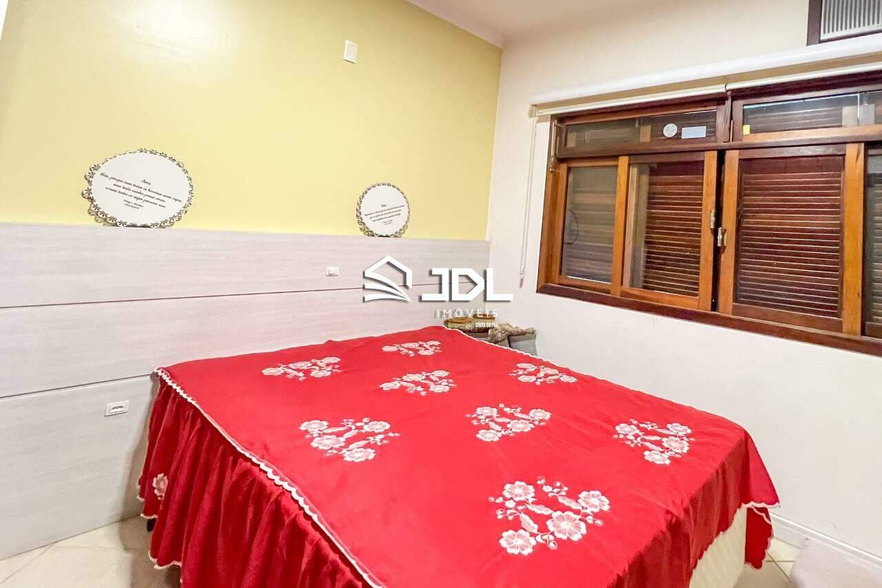 Casa à venda no bairro Velha: 