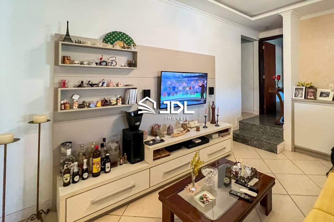 Casa à venda no bairro Velha: 