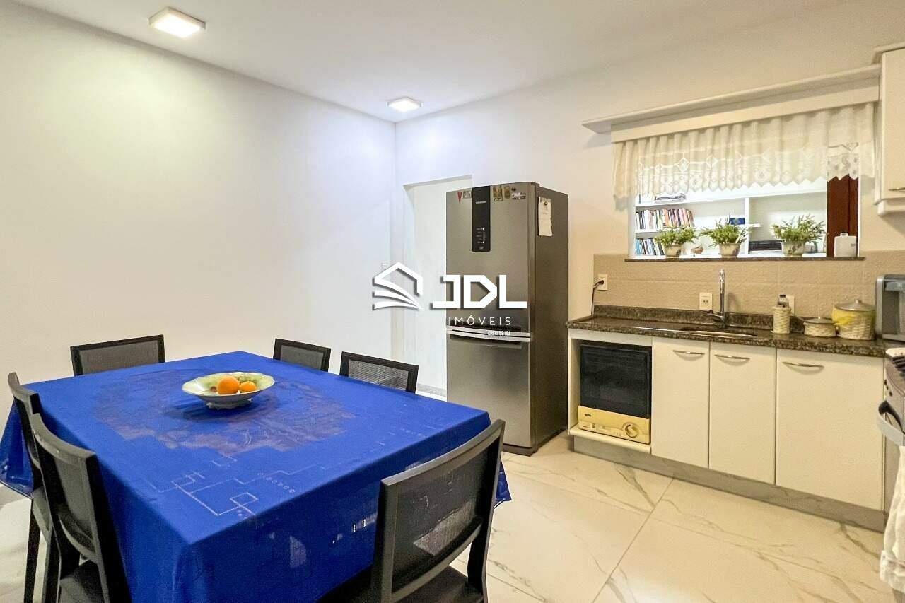 Casa à venda no bairro Velha: 