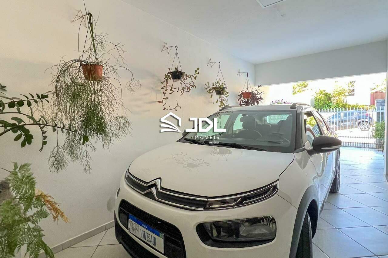 Casa à venda no bairro Velha: 