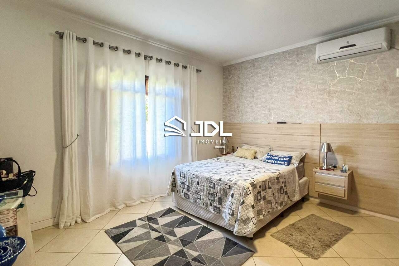 Casa à venda no bairro Velha: 