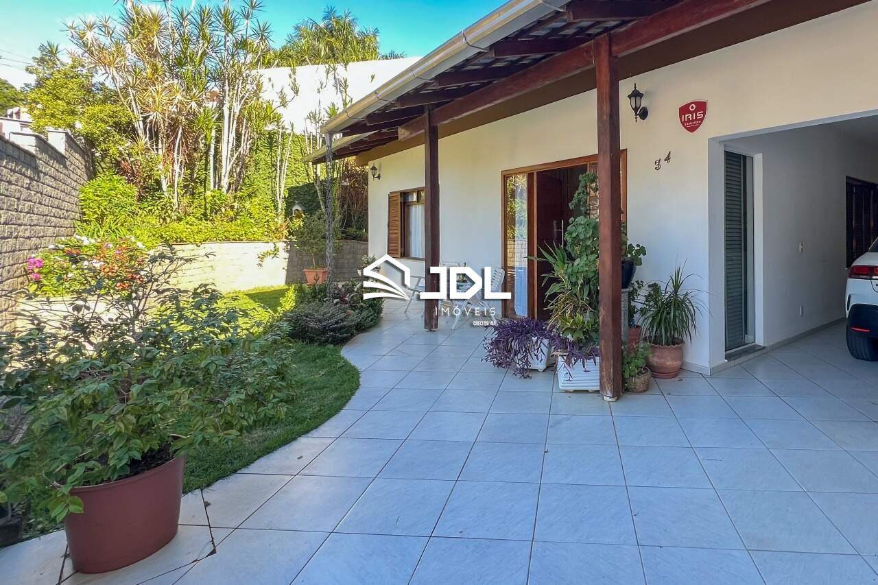 Casa à venda no bairro Velha: 