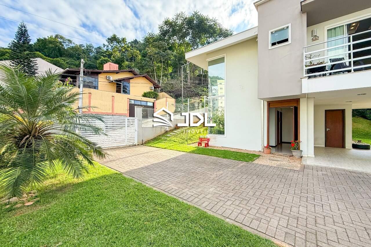 Casa à venda no bairro Itoupava Seca: 