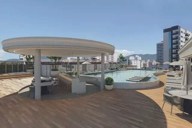 Apartamento à venda no bairro Meia Praia: 