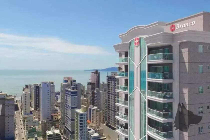 Apartamento à venda no bairro Meia Praia: 