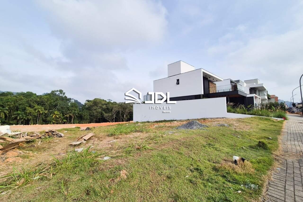 Terreno à venda no bairro Velha: 