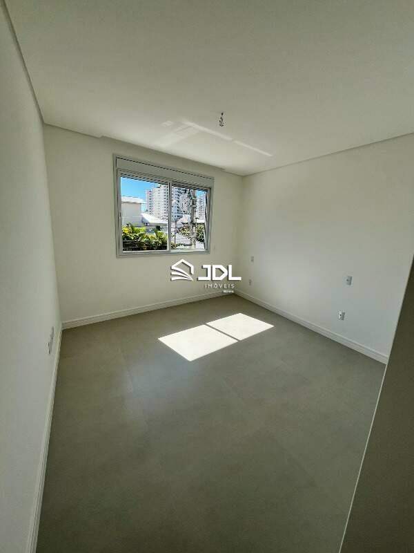 Apartamento à venda no bairro Trindade : 