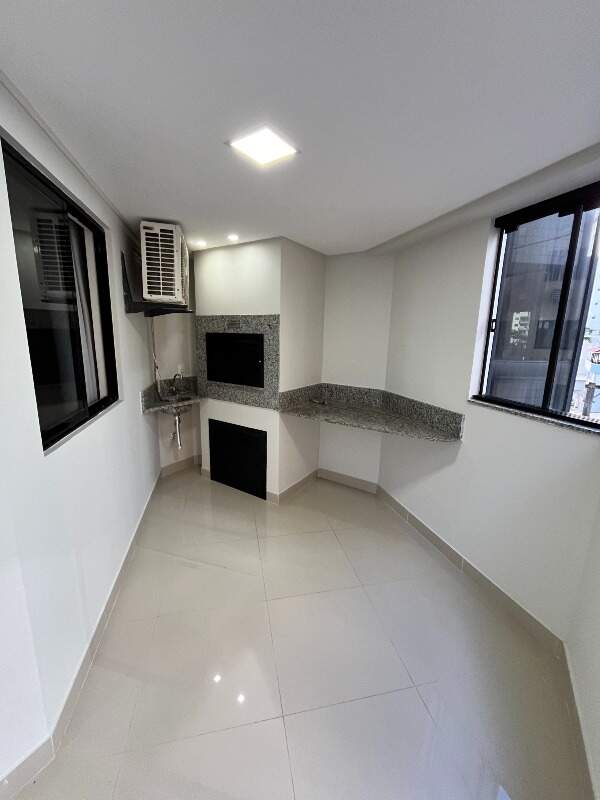 Apartamento à venda no bairro Barra Sul: