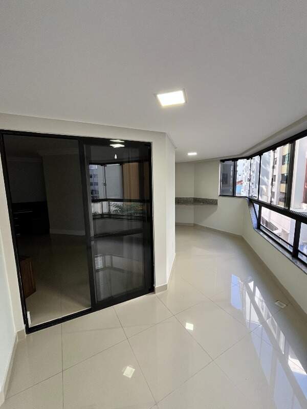 Apartamento à venda no bairro Barra Sul: