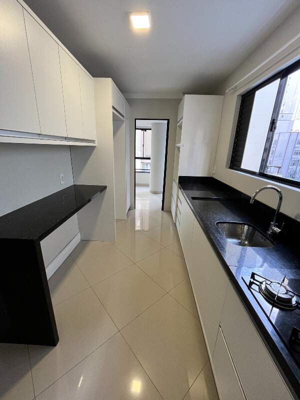 Apartamento à venda no bairro Barra Sul: 