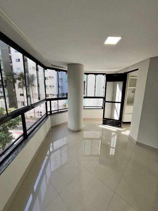 Apartamento à venda no bairro Barra Sul: