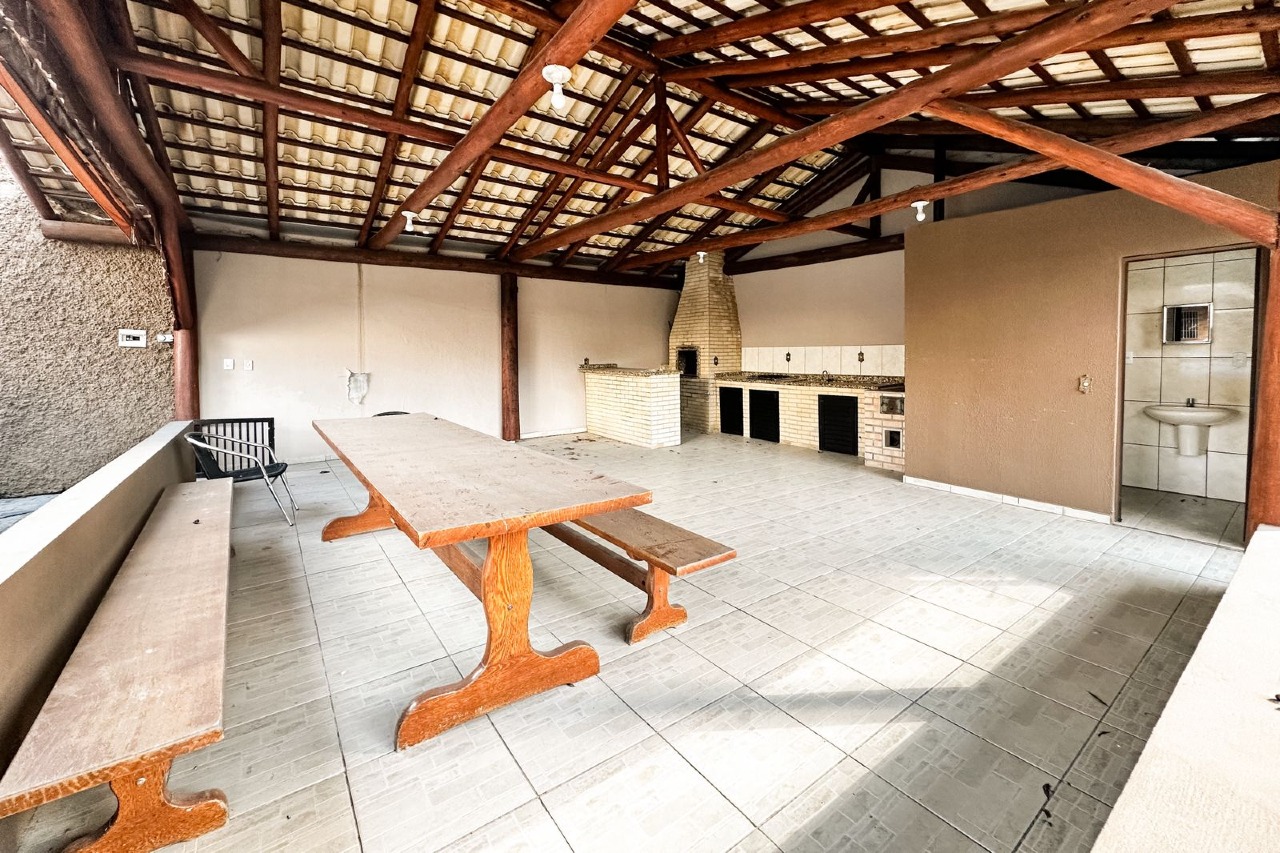 Casa à venda no bairro Escola Agrícola: 