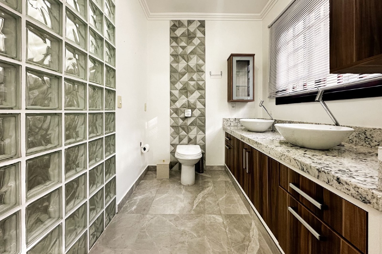 Casa à venda no bairro Escola Agrícola: 