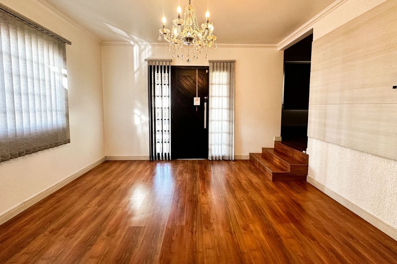 Casa à venda no bairro Escola Agrícola: 