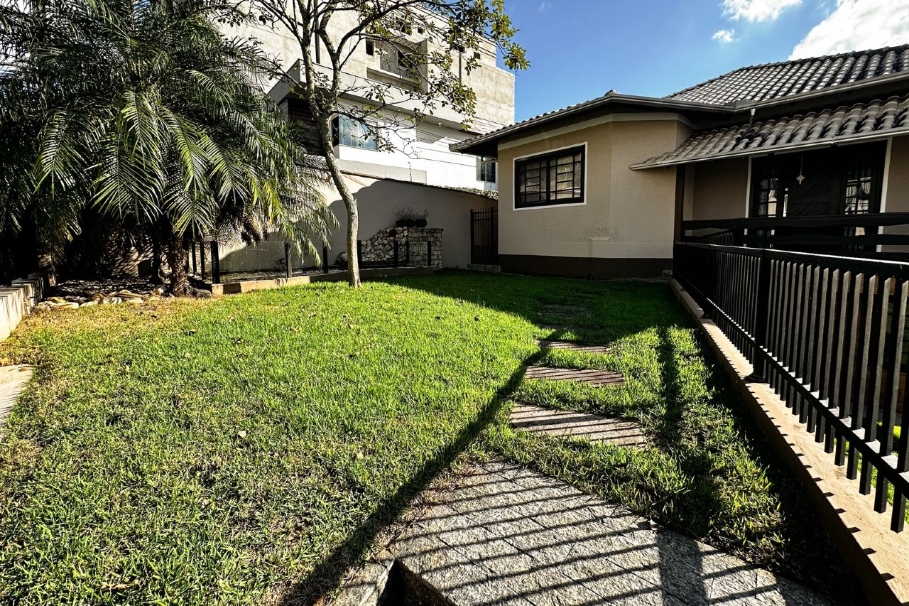 Casa à venda no bairro Escola Agrícola: 