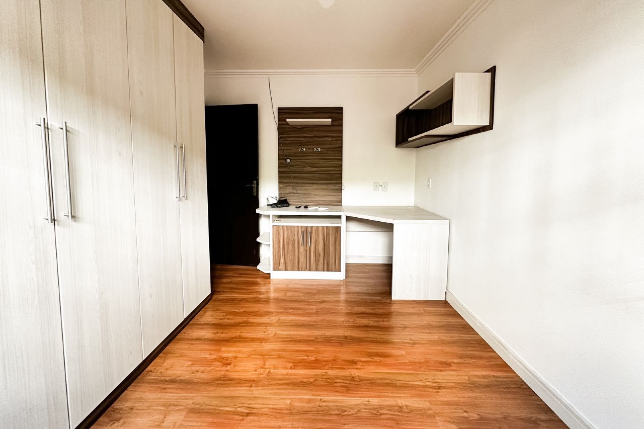 Casa à venda no bairro Escola Agrícola: 