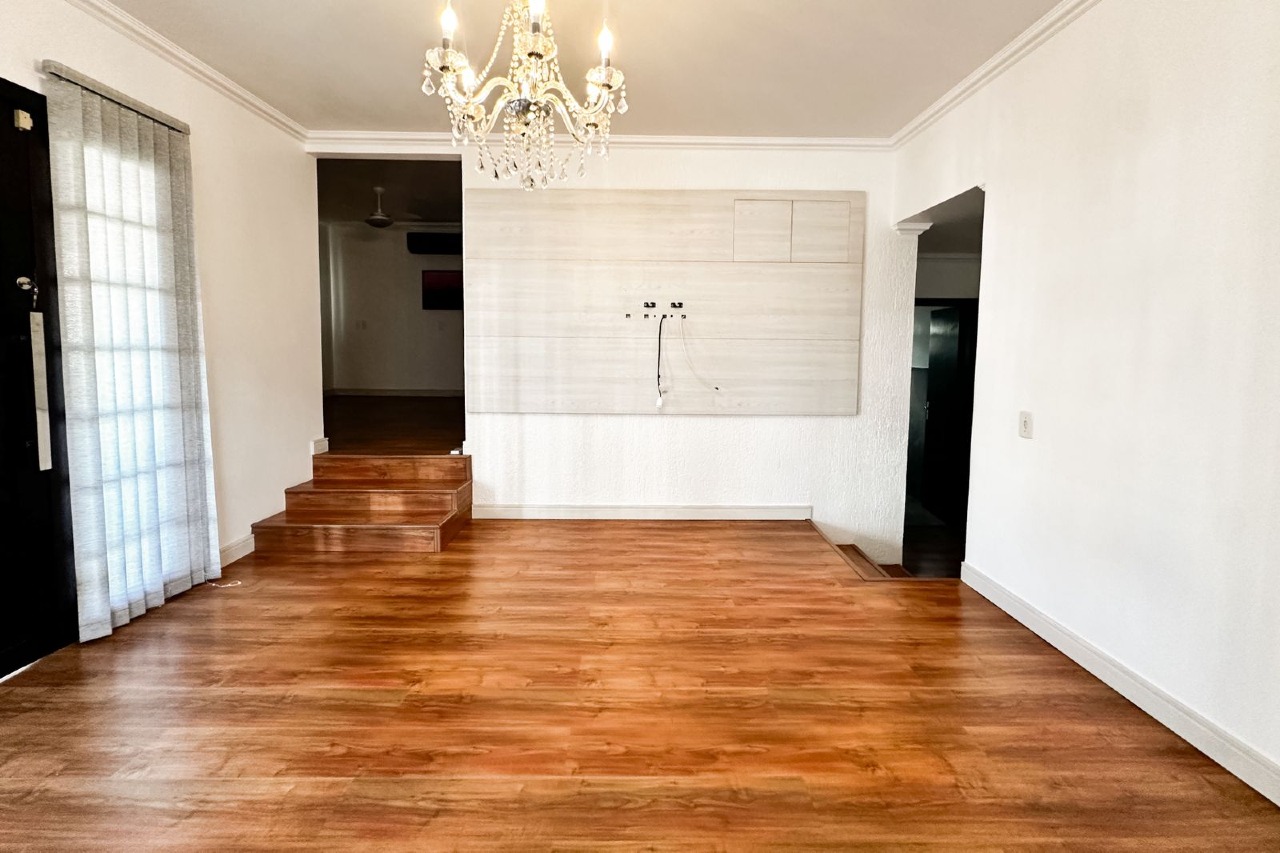 Casa à venda no bairro Escola Agrícola: 