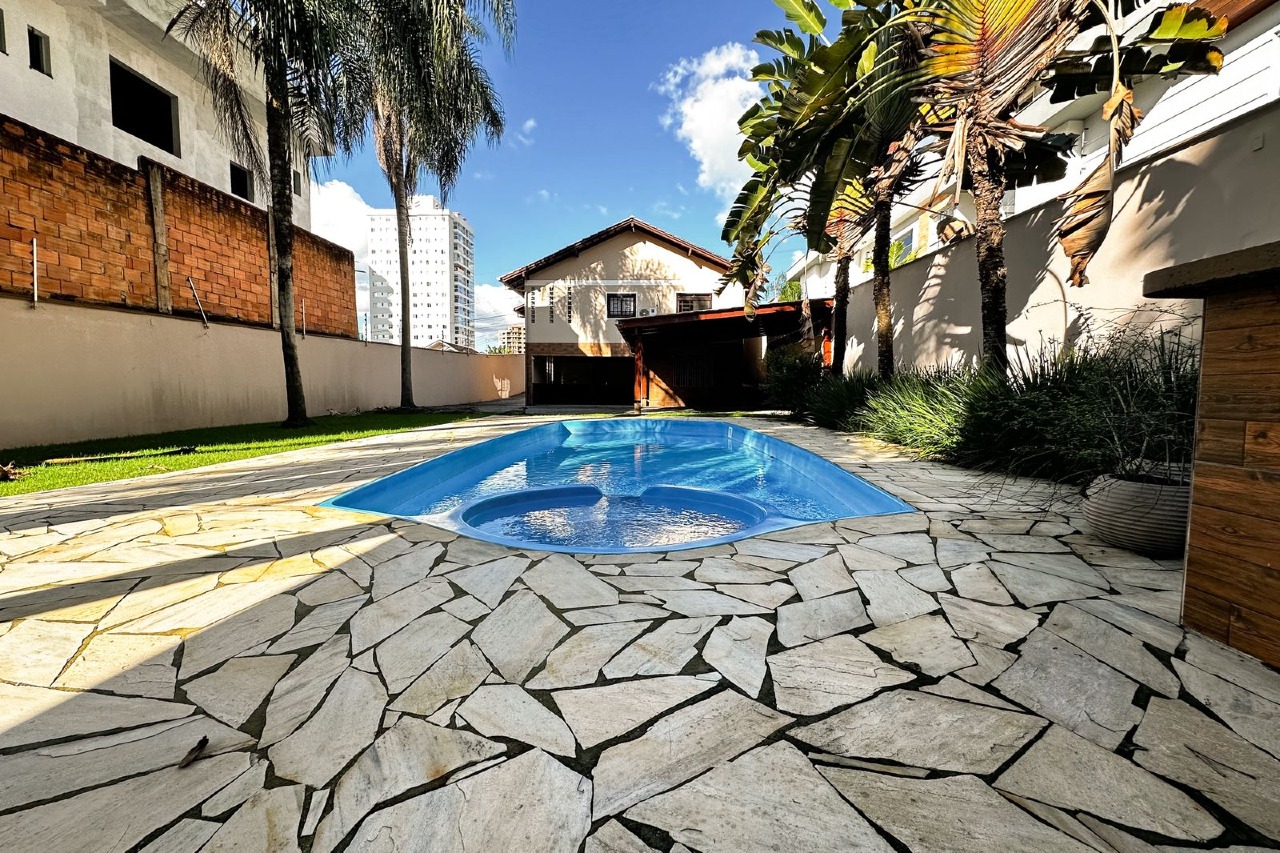 Casa à venda no bairro Escola Agrícola: 