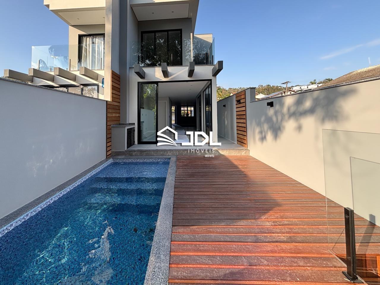 Casa à venda no bairro Água Verde: 