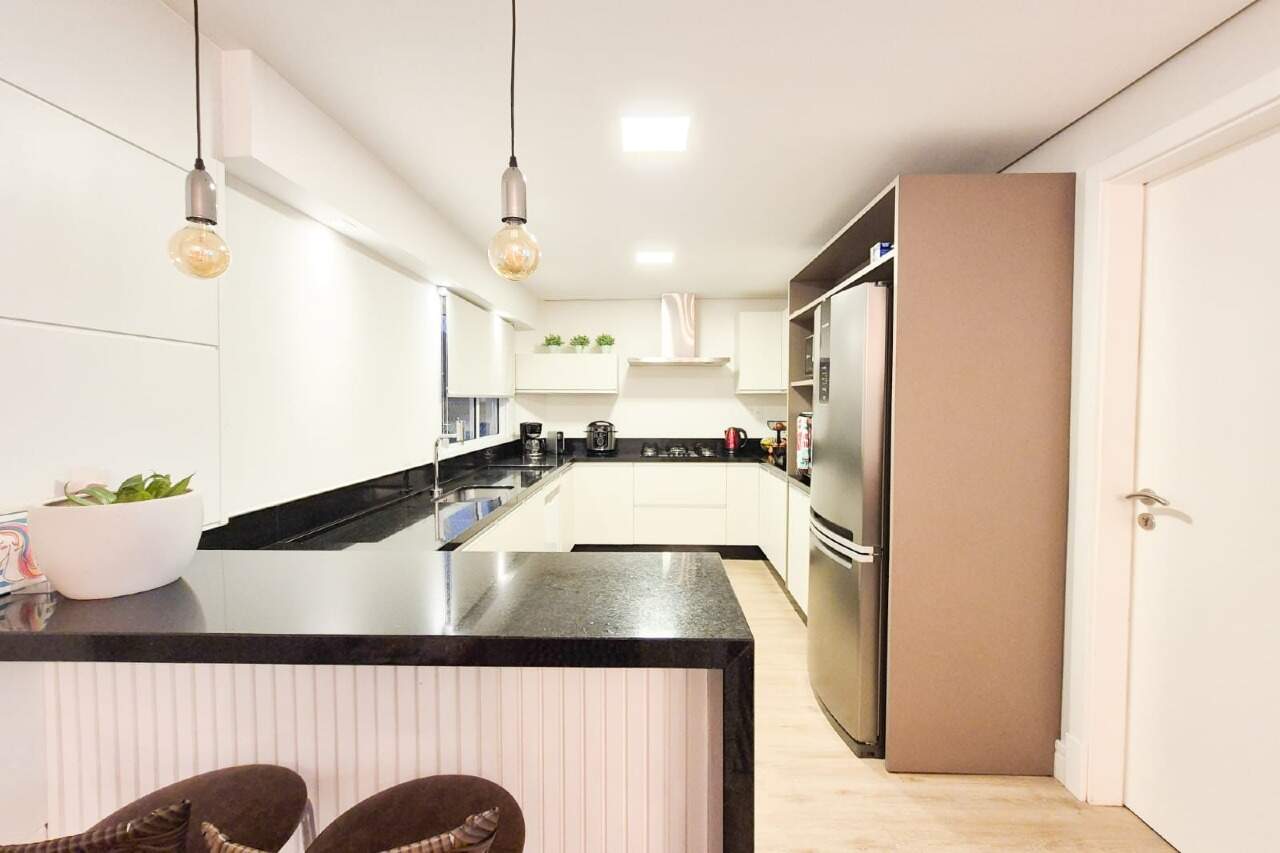 Apartamento à venda no bairro Velha: 