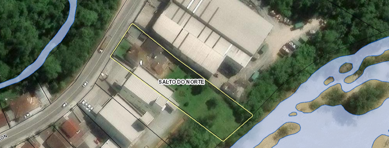 Terreno à venda no bairro Salto do Norte: 
