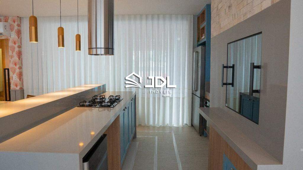 Apartamento à venda no bairro Meia Praia: 