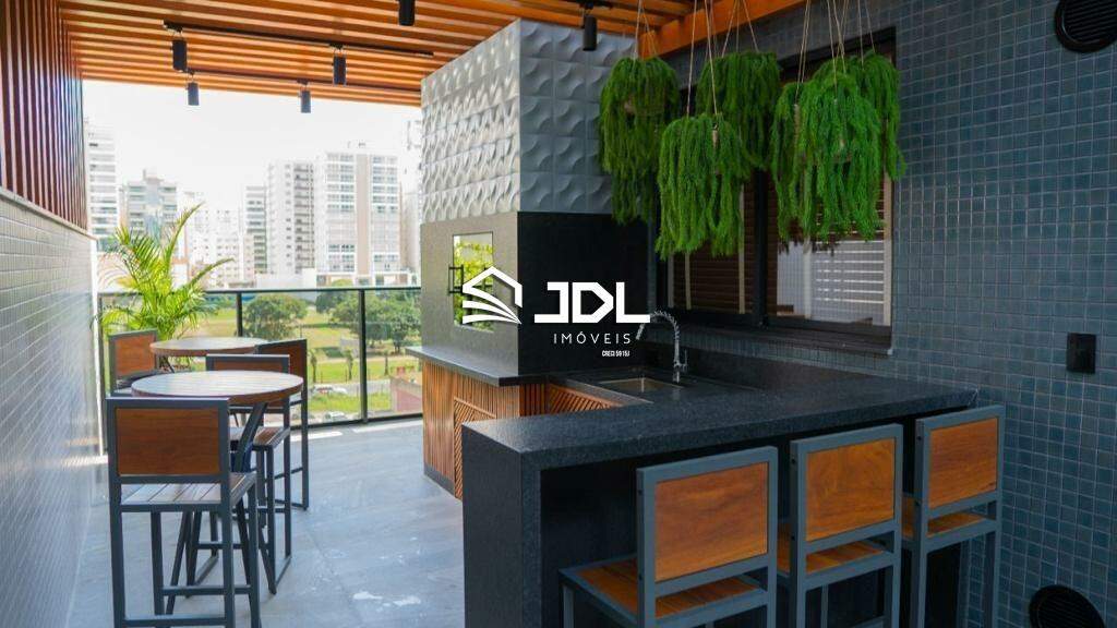 Apartamento à venda no bairro Meia Praia: 