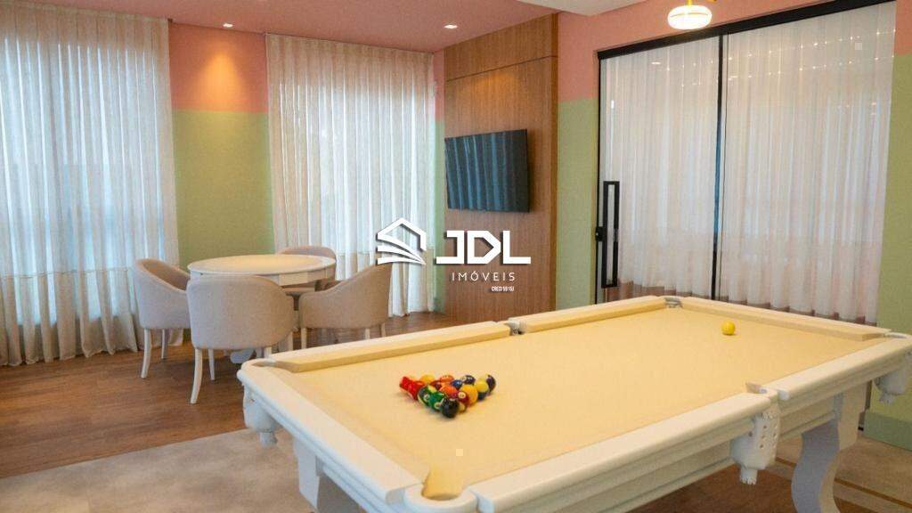 Apartamento à venda no bairro Meia Praia: 