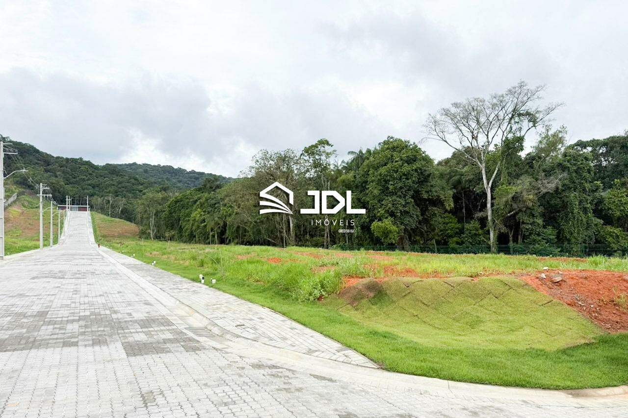 Lote em condomínio à venda no bairro Velha: 