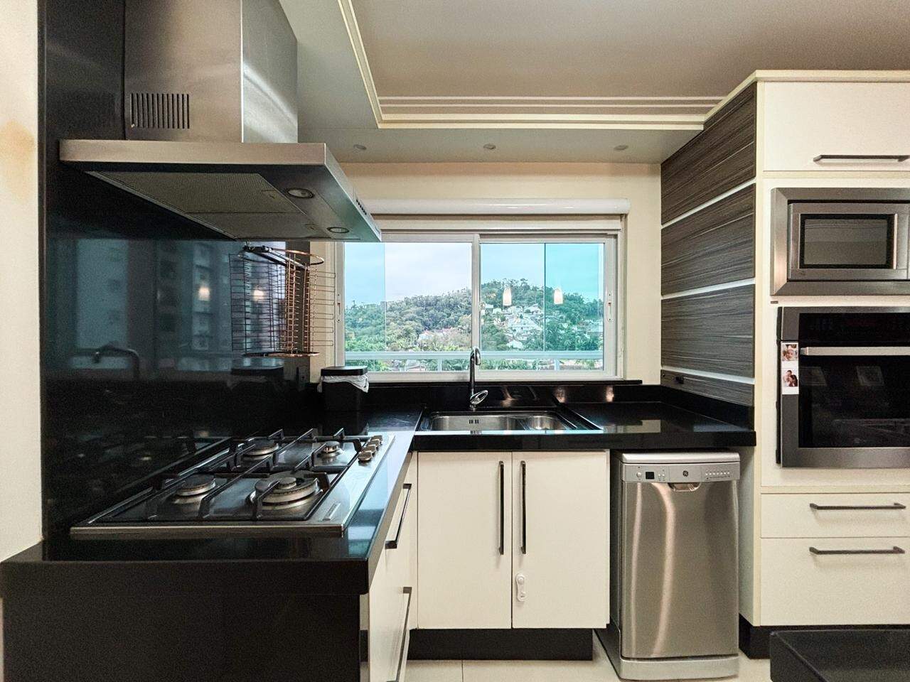 Apartamento à venda no bairro Escola Agrícola: 