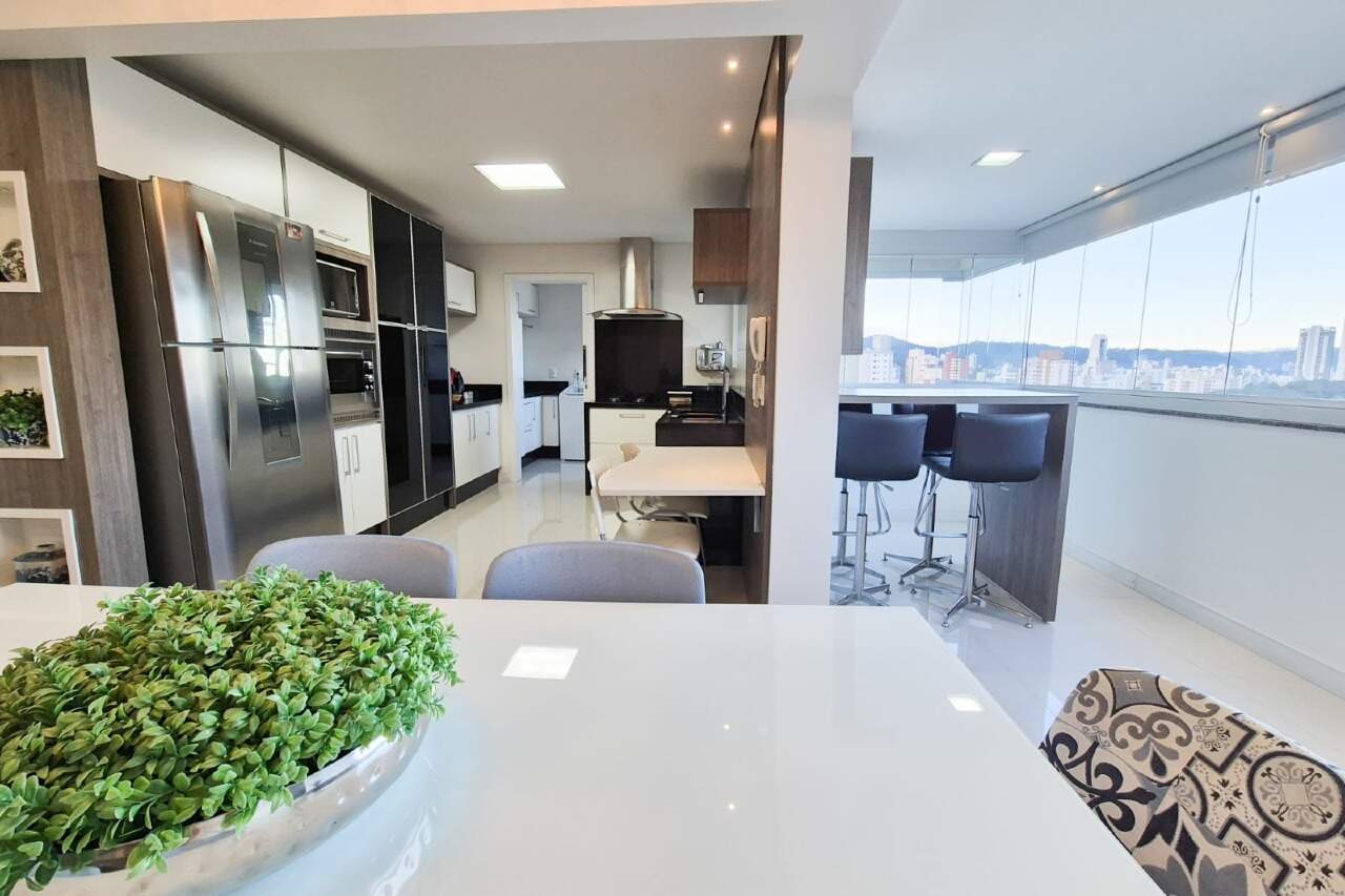 Apartamento à venda no bairro Vila Nova: 