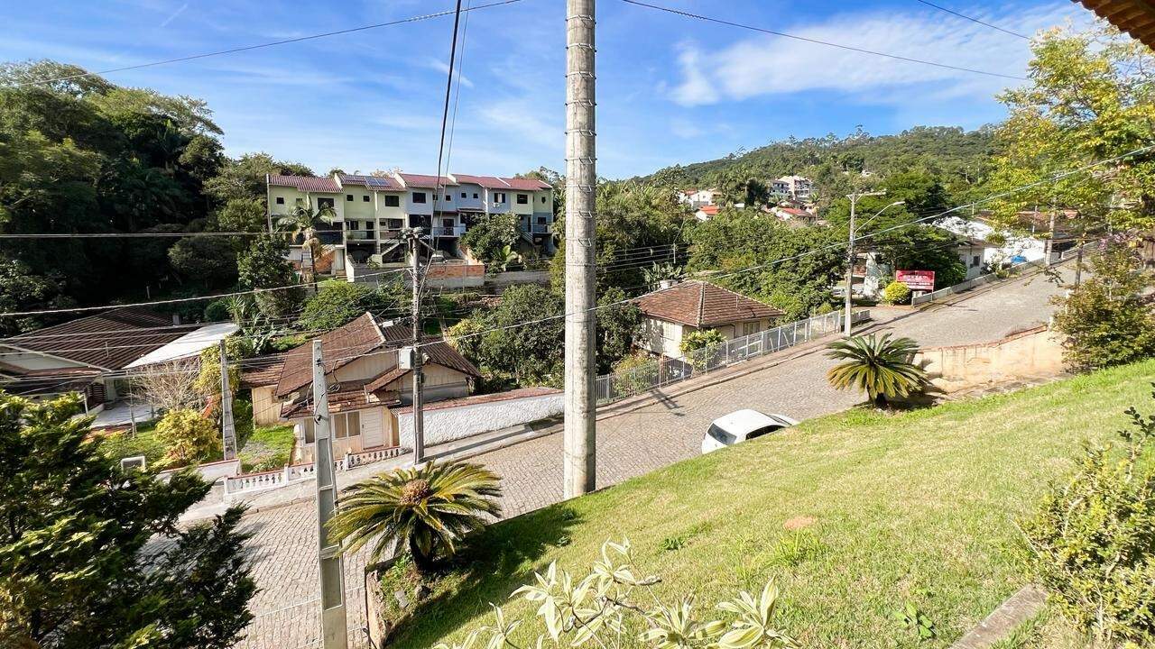 Casa à venda no bairro Velha: 