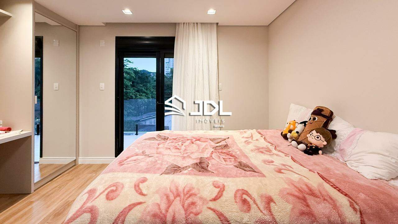 Casa à venda no bairro Velha: