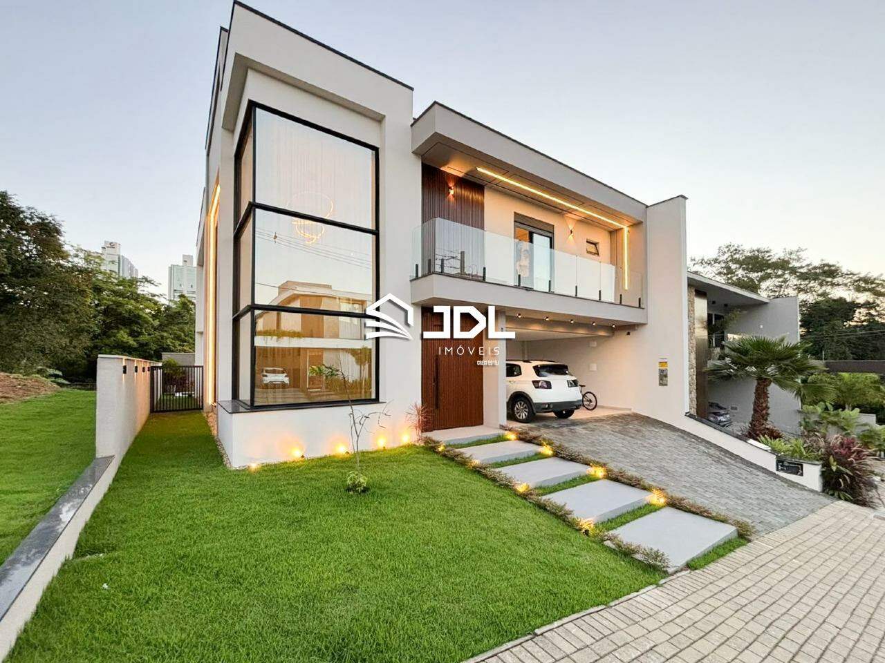 Casa à venda no bairro Velha: