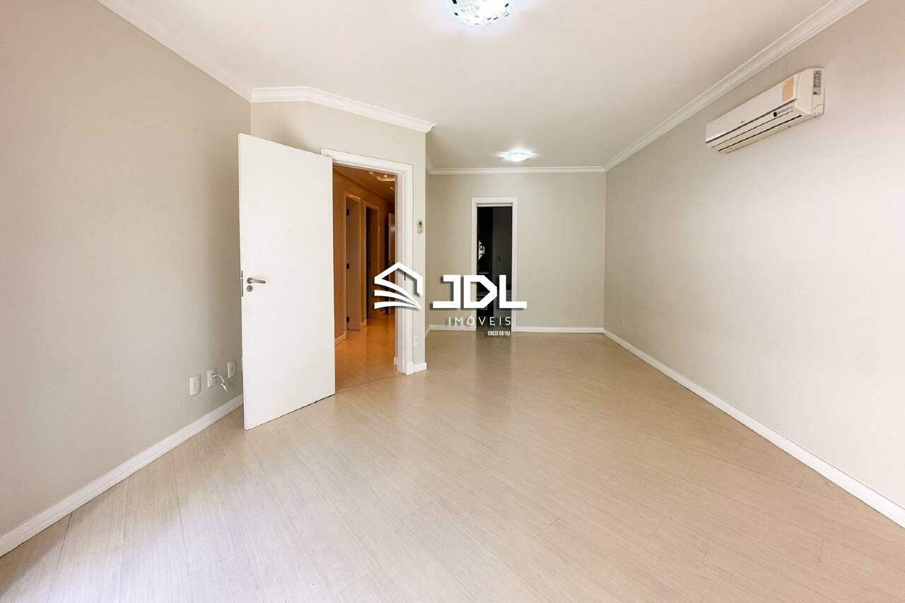 Apartamento à venda no bairro Victor Konder: 