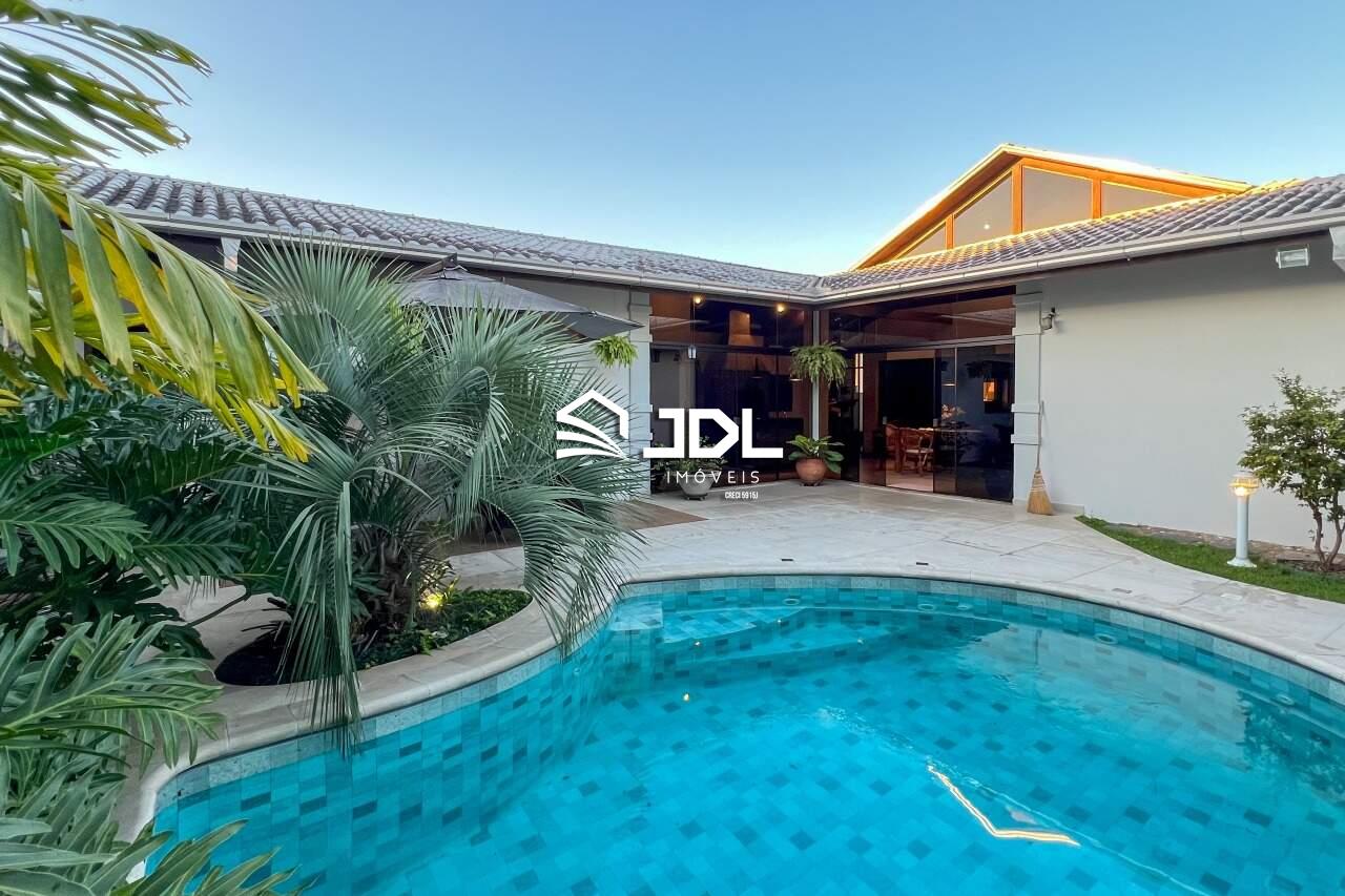 Casa à venda no bairro Tribess: 