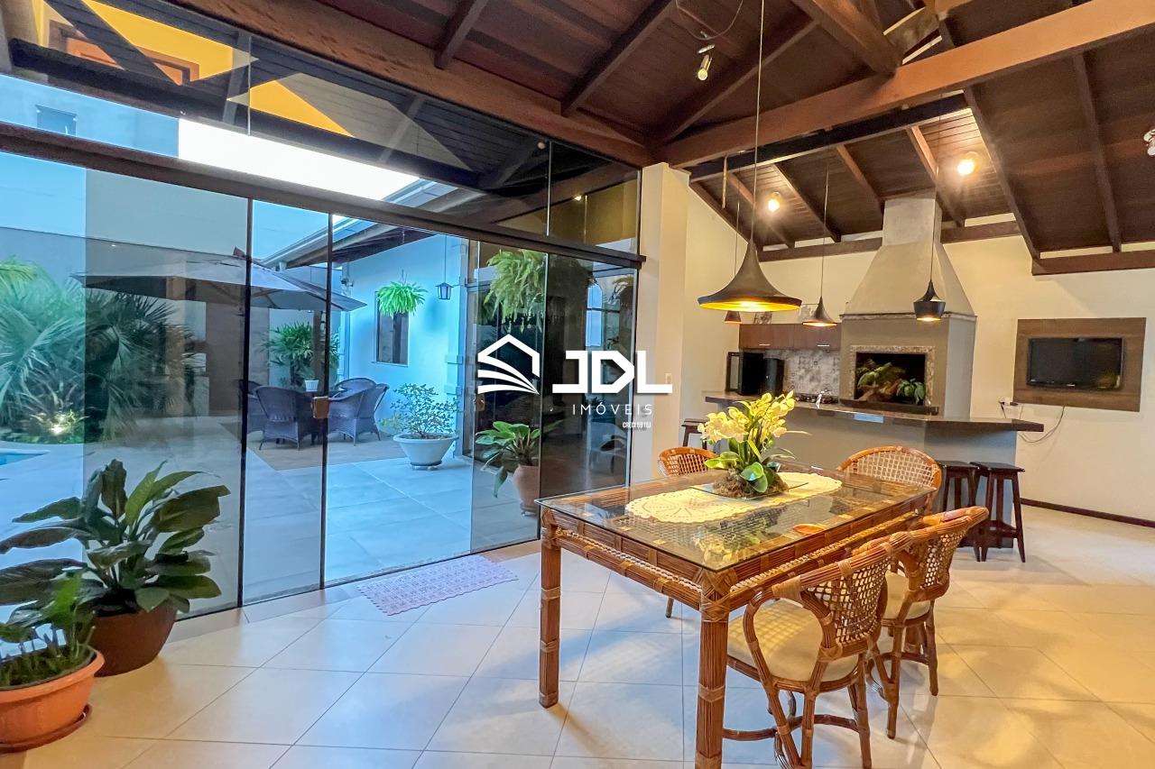 Casa à venda no bairro Tribess: 