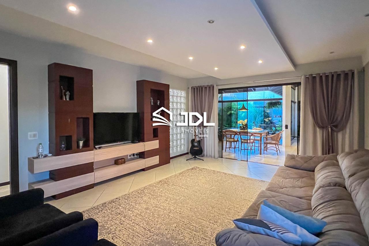 Casa à venda no bairro Tribess: 