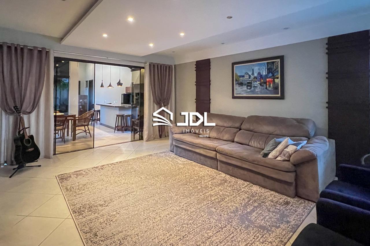 Casa à venda no bairro Tribess: 